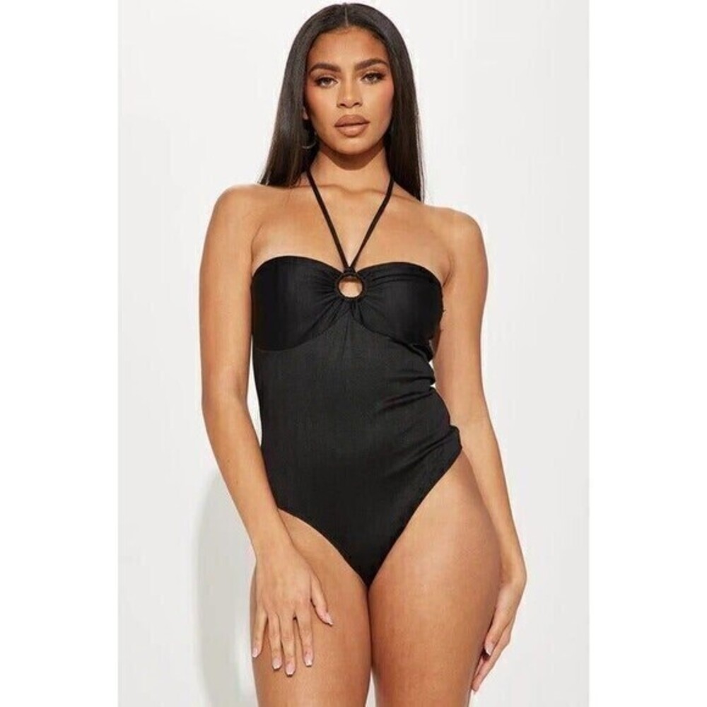 O-Ring Hardware Ribbed Black Halter Bodysuit Size Small‎ RefN10